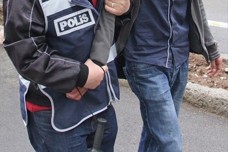 Komşusunu tabancayla &ouml;ld&uuml;ren zanlı yakalandı