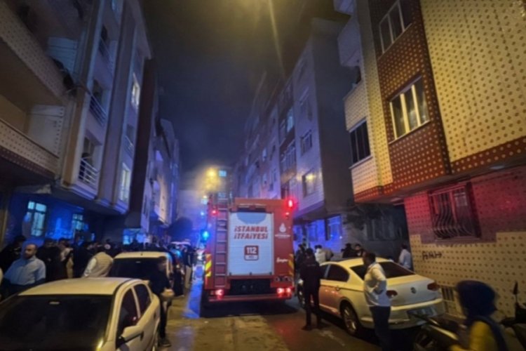 İstanbul'da 5 katlı bina yandı! &Ccedil;ok sayıda kişi hastanelik oldu