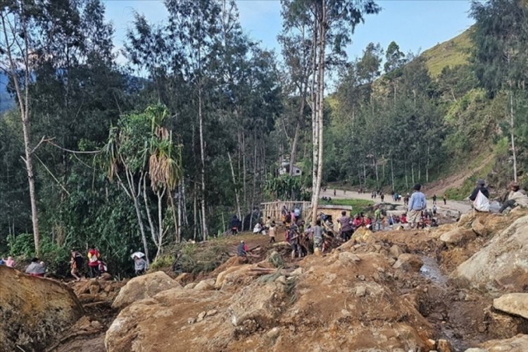 Papua Yeni Gine'de heyelan faciası: 21 &ouml;l&uuml;