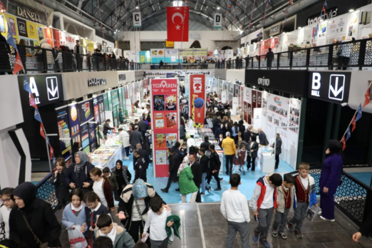 İneg&ouml;l 9. Kitap g&uuml;nleri başladı