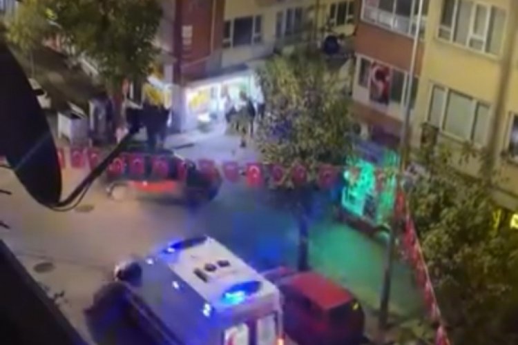 Bursa'da bı&ccedil;aklı kavga! Vatandaşlar m&uuml;dahale etti