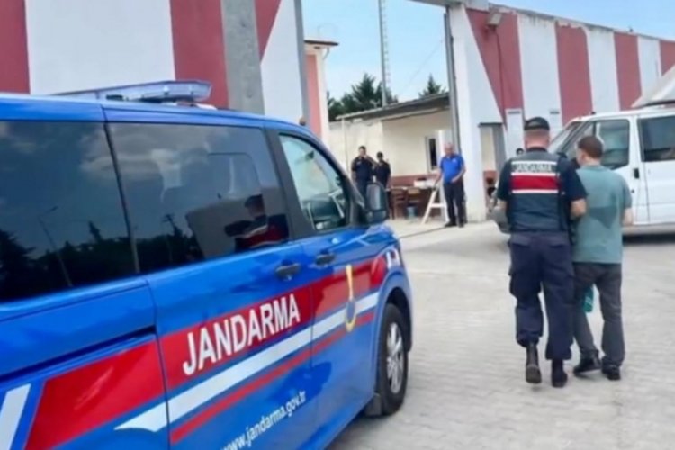 Yurt dışına ka&ccedil;maya &ccedil;alışırken yakalanan 4'&uuml; FET&Ouml; &uuml;yesi 5 ş&uuml;pheli tutuklandı