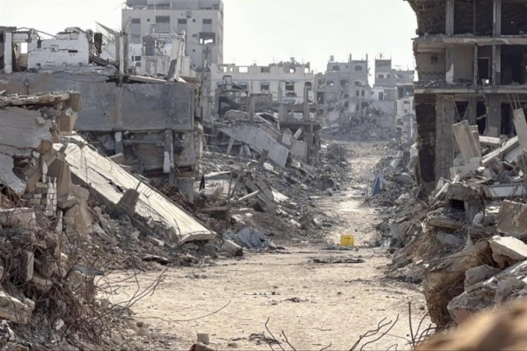 İşgalci İsrail, ateşkese rağmen Gazze'ye saldırmaya devam ediyor