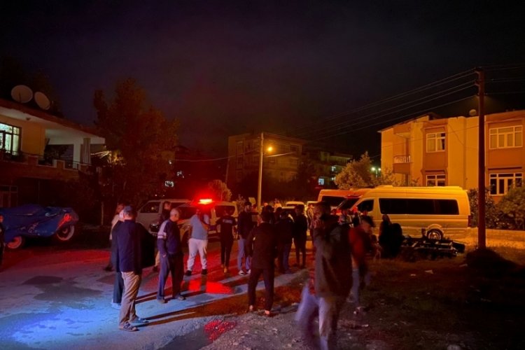 Park halindeki minib&uuml;s alev alev yandı!
