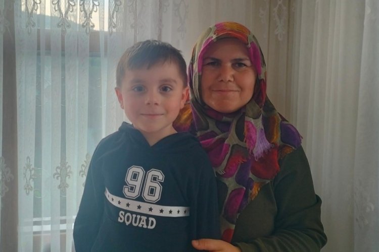 Kaybolan anne ve oğlu, her yerde aranıyor