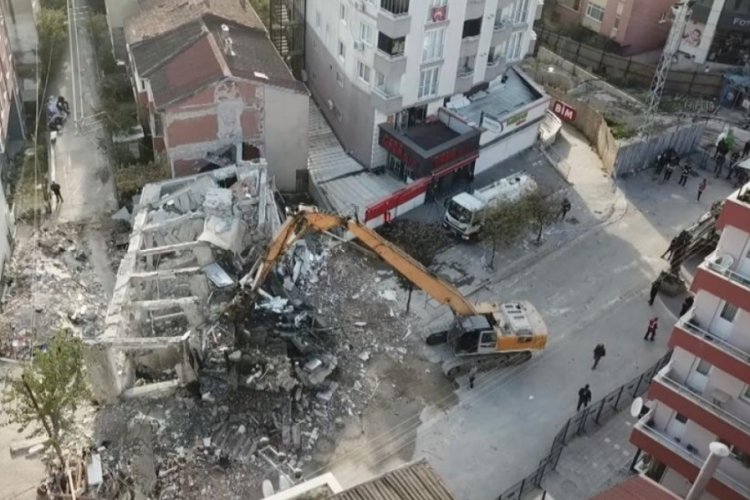 T&uuml;m ailesini kaybetti: Gebze'de enkazdan kurtarılan Dilara'ya acı haber verildi!