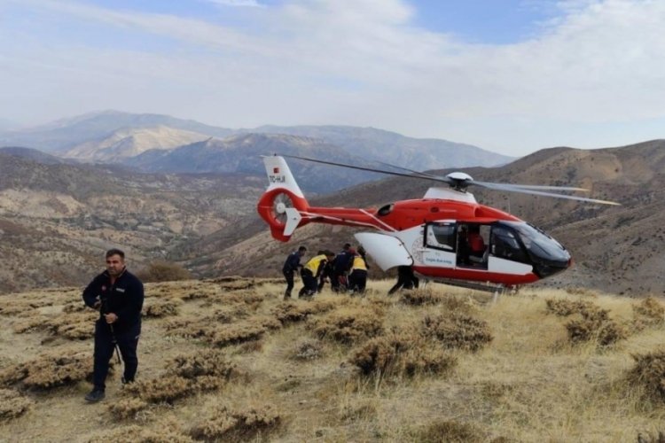 Ambulans helikopter u&ccedil;urumdan d&uuml;şen kişi i&ccedil;in havalandı
