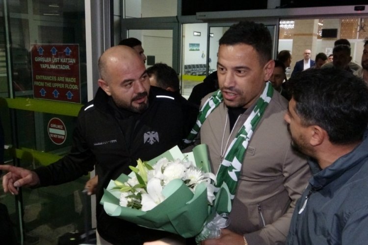 Konyaspor'un yeni teknik direktörü Çağdaş Atan, Konya'ya geldi
