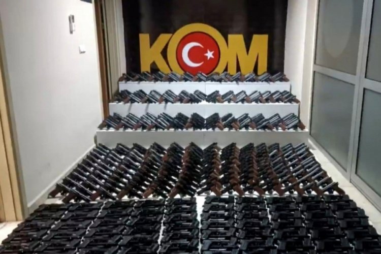 41 ilde silah ka&ccedil;ak&ccedil;ılığına y&ouml;nelik operasyon d&uuml;zenlendi