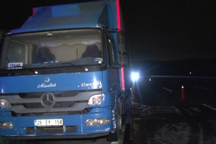 Kamyonun lastiği alev aldı!