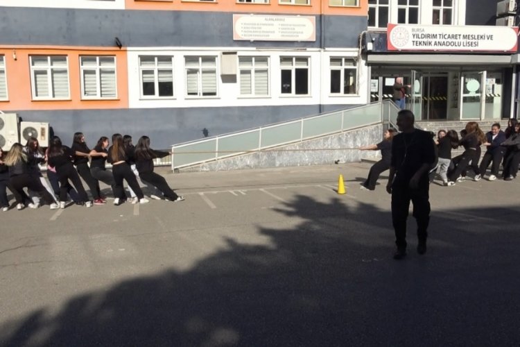 Sağlıklı nesiller i&ccedil;in okulda spor g&uuml;n&uuml;