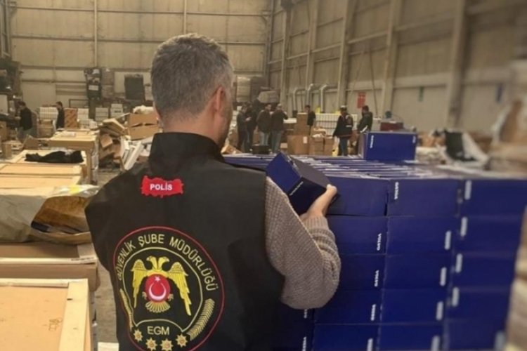Depoya b&uuml;y&uuml;k baskın! 38 bin 208 par&ccedil;a ele ge&ccedil;irildi...