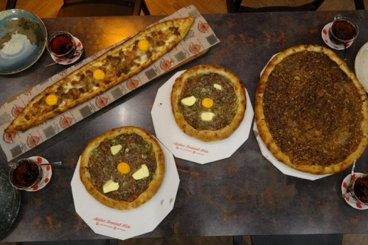Önce hamsi, şimdi ise elma: Pide ustası bir ilke daha i...