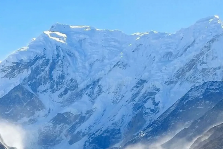 Nepal'de &ccedil;ığ faciası! İki dağcıdan daha acı haber
