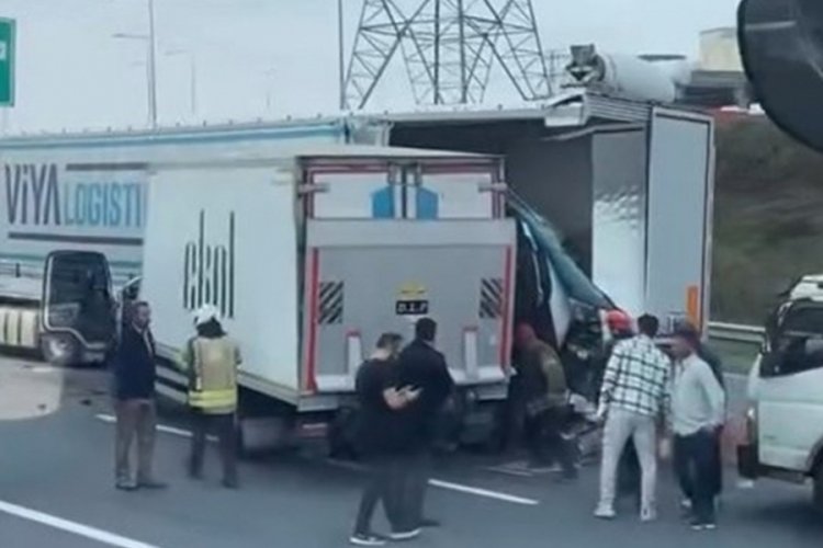 Otoyolda korkun&ccedil; kaza! &Ouml;l&uuml; ve yaralılar var...