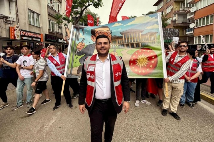 CHP Nil&uuml;fer Gen&ccedil;lik Kolları'ndan 'Saygı N&ouml;beti'ne &ccedil;ağrı: 'Geceyi birlikte aydınlatalım'