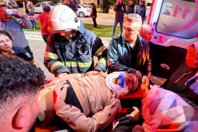 Otomobil direğe saplandı: 2 ağır yaralı