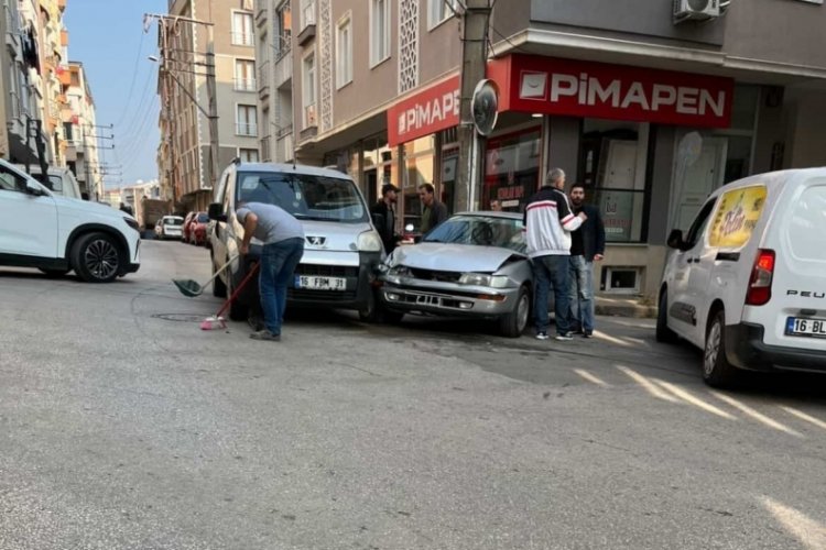 Orhangazi'de riskli noktada korkutan kaza! Vatandaşlar &ccedil;alışma istiyor...