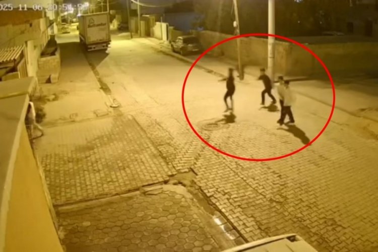 Ev taşlayıp, camları kırdılar
