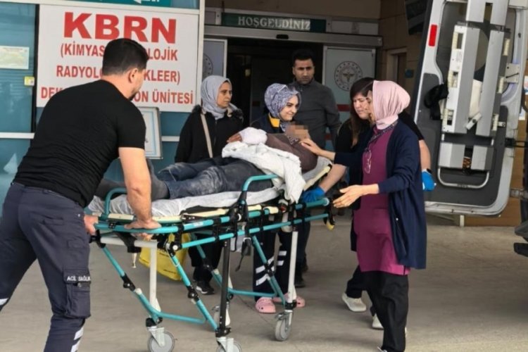 Bursa'da mobilya imalathanesinde kaza! Bir iş&ccedil;i yaralandı...