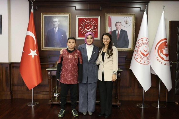 Bakan G&ouml;ktaş, şehit oğlunun doğum g&uuml;n&uuml;n&uuml; kutladı