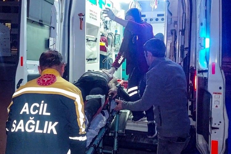 Kız ka&ccedil;ırma y&uuml;z&uuml;nden &ccedil;ıkan kavgada baba ve oğlu yaralandı