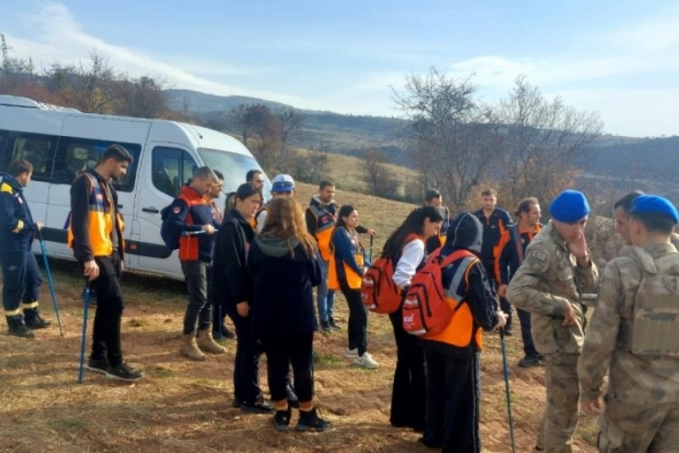 Kayıp gen&ccedil; i&ccedil;in arama &ccedil;alışması başlatıldı
