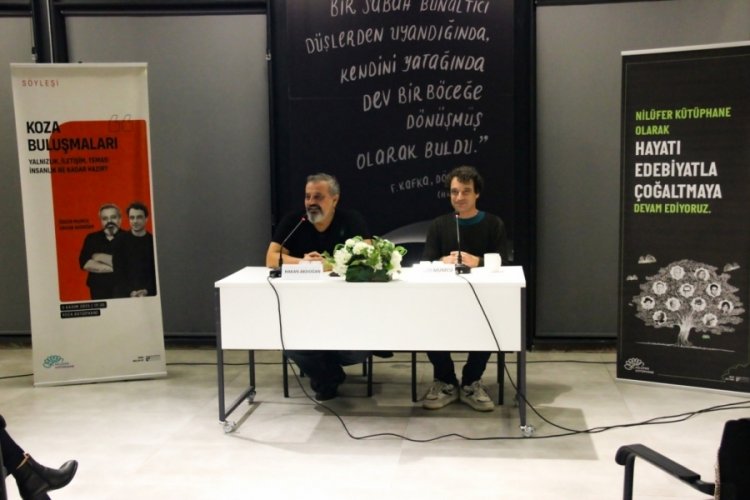&Ouml;zg&uuml;r Mumcu Nil&uuml;fer'de okurlarıyla buluştu
