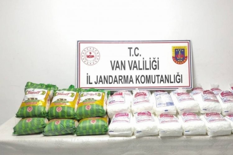Van'da &ccedil;ok sayıda ka&ccedil;ak eşya ve gıda ele ge&ccedil;irildi