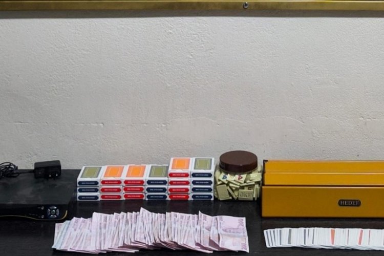 Kırıkkale'de "dernek" g&ouml;r&uuml;n&uuml;ml&uuml; kumarhane: 14 g&ouml;zaltı