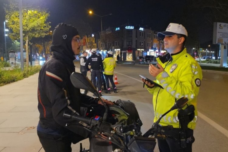 Bursa'da emniyetten motosiklet s&uuml;r&uuml;c&uuml;lerine denetleme