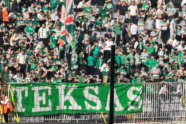 Bursaspor taraftarından Gebze çıkarması! Bir an olsun yalnız bırakmadılar...