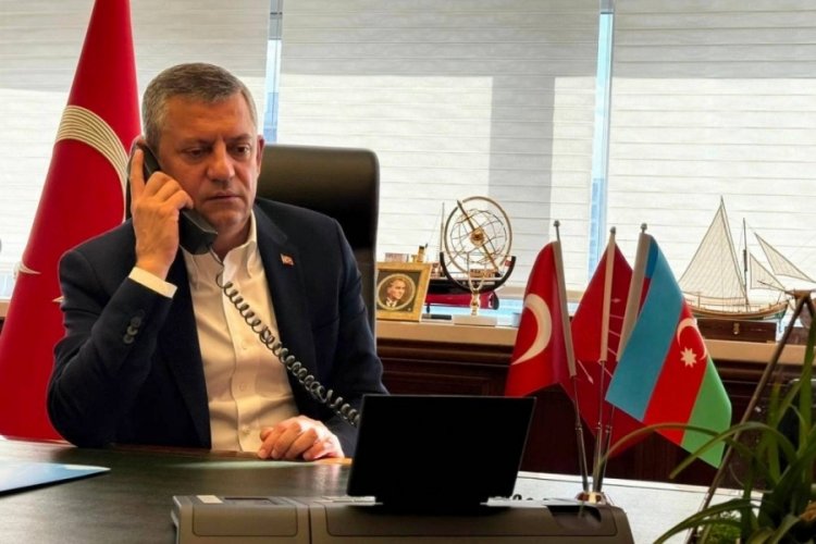 &Ouml;zg&uuml;r &Ouml;zel'den Azerbaycan Cumhurbaşkanı Aliyev'e telefon
