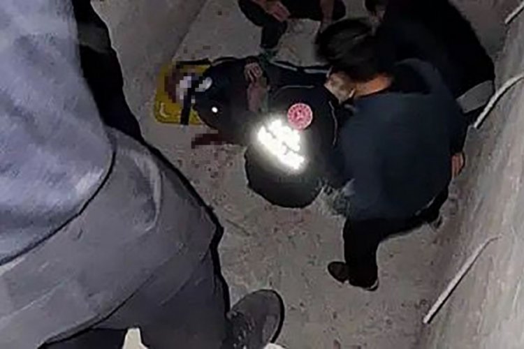 Asans&ouml;r boşluğuna d&uuml;şen şahıs ağır yaralandı