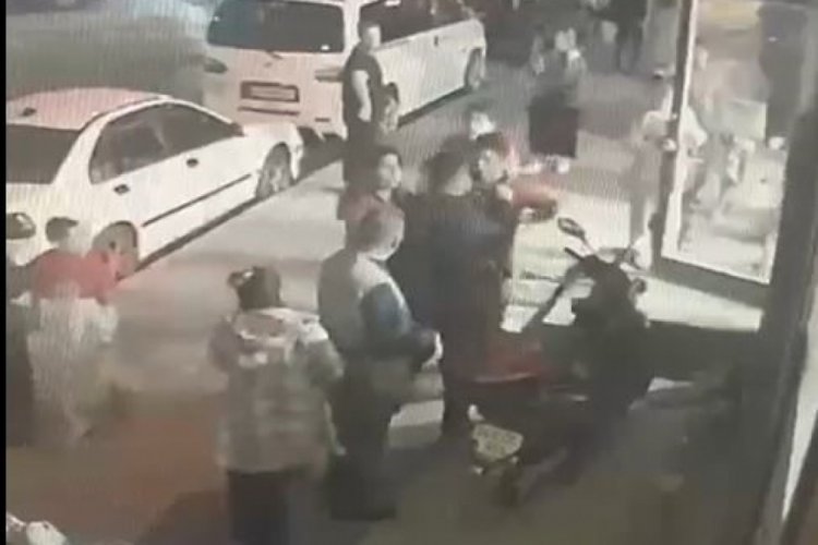 Engelli adama bı&ccedil;aklı saldırı kamerada