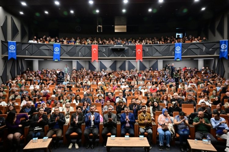 Yıldırım'da T&uuml;rk halk m&uuml;ziği r&uuml;zgarı esti