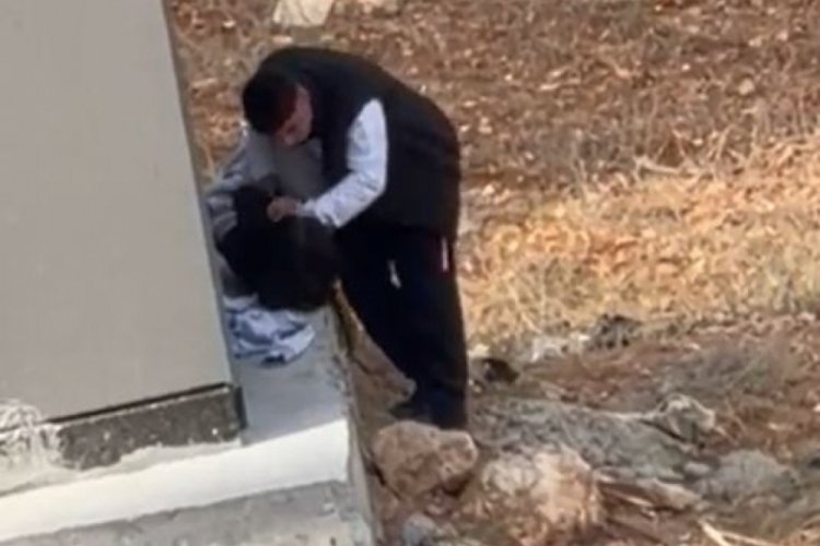 Tartıştığı kadını &ccedil;antayla darbetti!