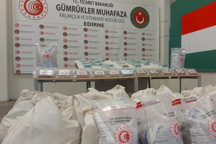 Kapıkule'de 66 kilo 400 gram uyuşturucu hammaddesi ele ge&ccedil;irildi