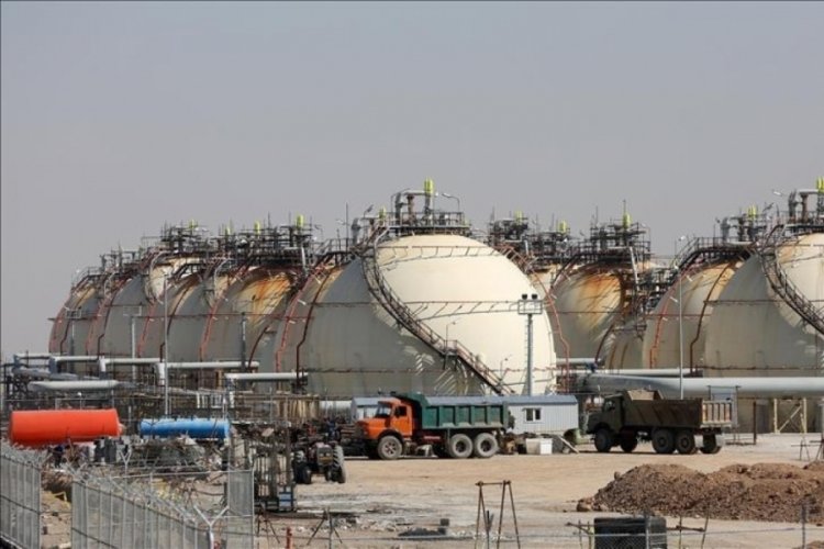 Nijerya'da 14 ka&ccedil;ak petrol arıtma tesisi kapatıldı