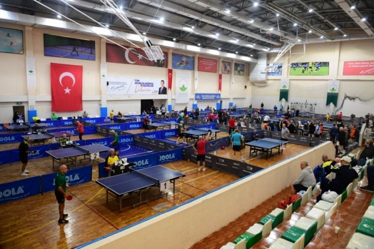 Osmangazi'de Veteran sporcular final i&ccedil;in ter d&ouml;kt&uuml;