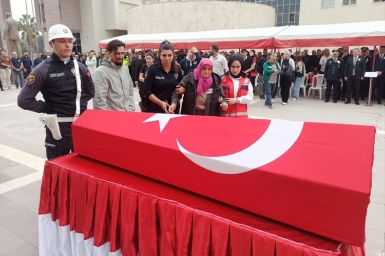 G&ouml;revi başında kalp krizi ge&ccedil;iren polis memuru şehit oldu