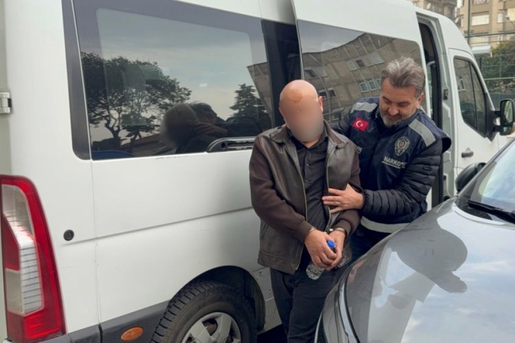 &Uuml;zerinde ve evinde uyuşturucu ele ge&ccedil;en şahıs tutuklandı
