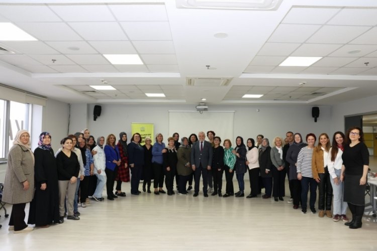 Nil&uuml;fer'de kadın derneklerinin temsilcileri bir arada