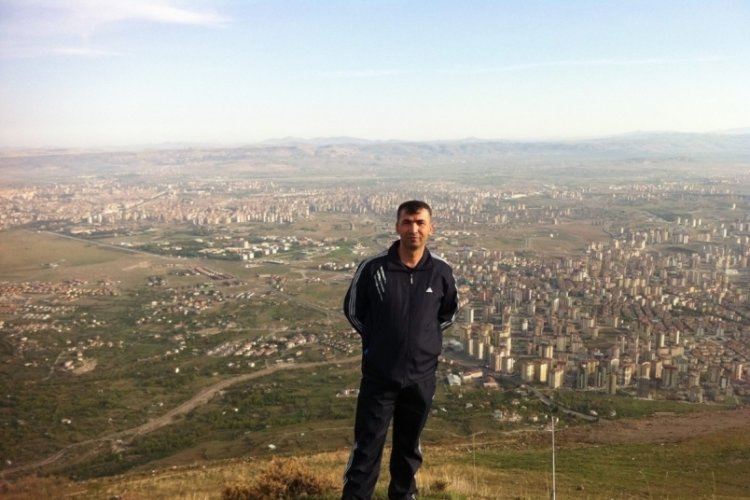 G&uuml;rcistan'da d&uuml;şen askeri u&ccedil;akta şehit olan Astsubay &Ouml;zcan'ın ailesine acı haber ulaştı