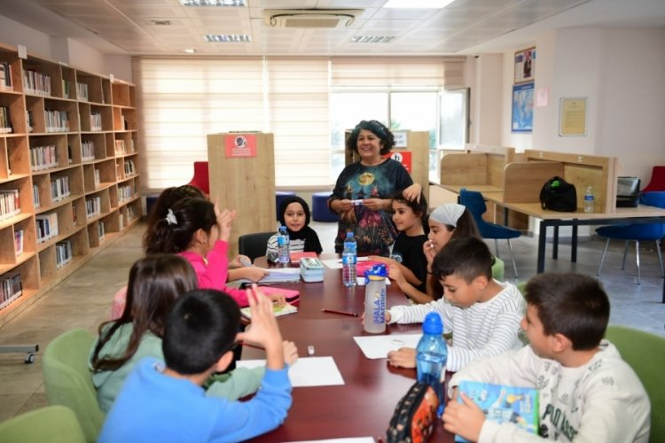 Bursa'da minikler, d&uuml;şlerini hikayelere d&ouml;n&uuml;şt&uuml;r&uuml;yor