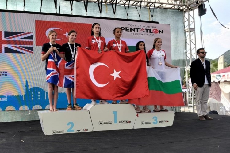 Antalya'da Bursa r&uuml;zgarı! Madalya rekoru kırdı...