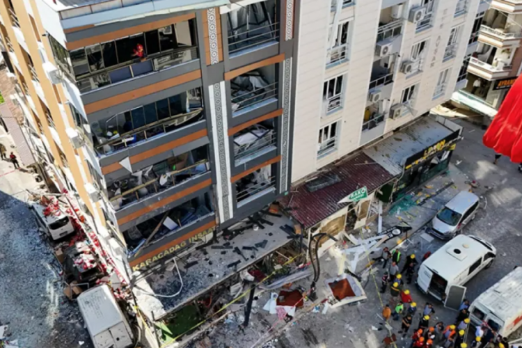 İzmir'de beş kişinin &ouml;ld&uuml;ğ&uuml; lokanta patlamasıyla ilgili davada karar