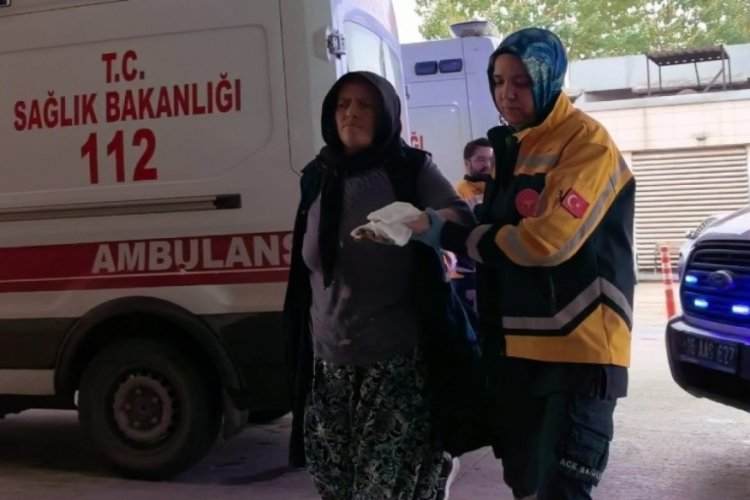 Bursa'da talihsiz kaza! Elleri merdaneli &uuml;t&uuml;ye sıkıştı...