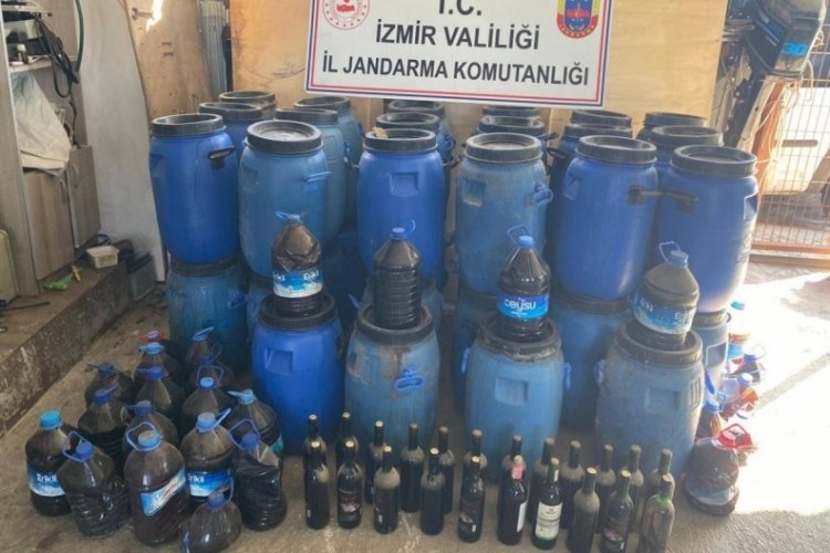 Evde sahte şarap &uuml;retip satıyorlardı: 2 g&ouml;zaltı