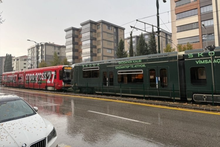 Tramvaya yıldırım isabet etti! Seyir halindeyken...